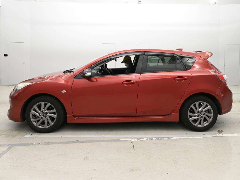 2013 Mazda AXELA