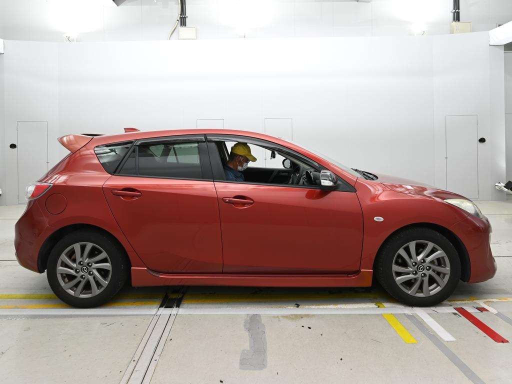 2013 Mazda AXELA