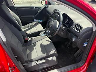 2010 Volkswagen Golf - Thumbnail