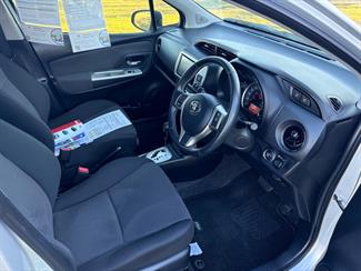2016 Toyota Vitz - Thumbnail