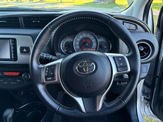 2016 Toyota Vitz - Thumbnail