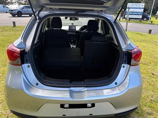 2020 Mazda Mazda2 - Thumbnail