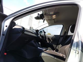 2020 Mazda Mazda2 - Thumbnail
