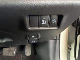 2017 Toyota C-HR - Thumbnail