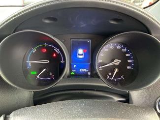 2017 Toyota C-HR - Thumbnail