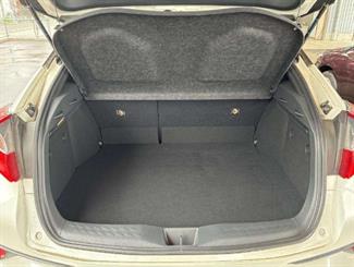 2017 Toyota C-HR - Thumbnail