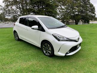 2016 Toyota Vitz - Thumbnail
