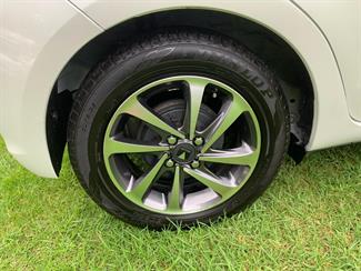 2016 Toyota Vitz - Thumbnail