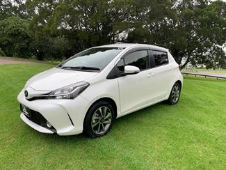 2016 Toyota Vitz - Thumbnail