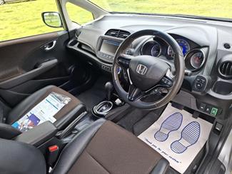2012 Honda FIT - Thumbnail