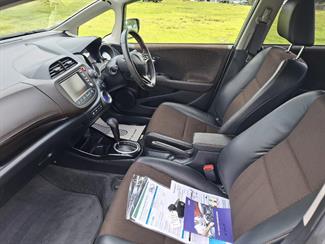 2012 Honda FIT - Thumbnail