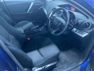 2012 Mazda AXELA - Thumbnail