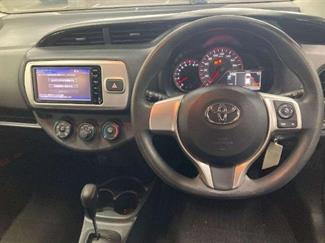 2014 Toyota Vitz - Thumbnail