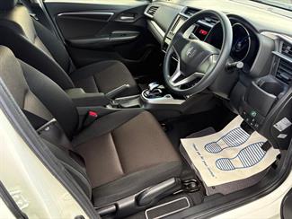 2016 Honda FIT - Thumbnail