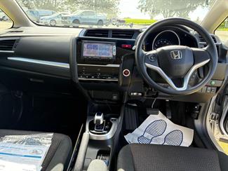2014 Honda FIT - Thumbnail