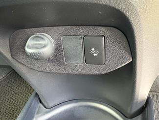 2016 Toyota Vitz - Thumbnail