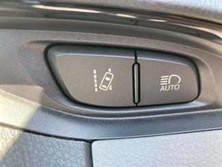 2016 Toyota Vitz - Thumbnail