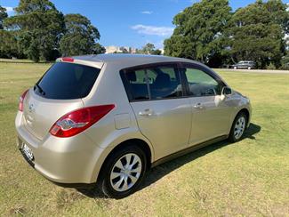 2009 Nissan Tiida - Thumbnail