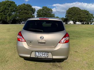 2009 Nissan Tiida - Thumbnail