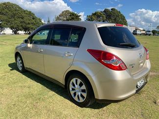 2009 Nissan Tiida - Thumbnail