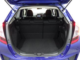 2015 Honda FIT - Thumbnail