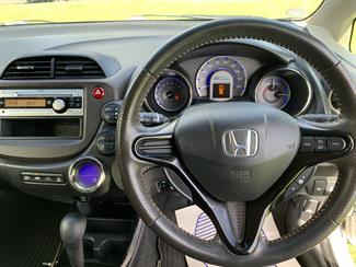 2013 Honda FIT - Thumbnail