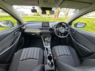 2020 Mazda Mazda2 - Thumbnail