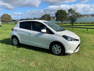 2014 Toyota Vitz - Thumbnail