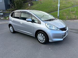 2010 Honda FIT - Thumbnail