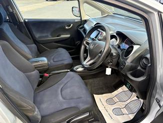 2010 Honda FIT - Thumbnail