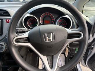 2010 Honda FIT - Thumbnail