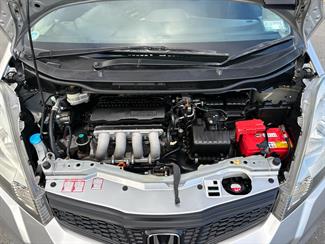 2010 Honda FIT - Thumbnail