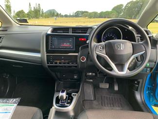 2014 Honda FIT - Thumbnail