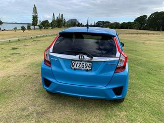 2014 Honda FIT - Thumbnail