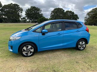2014 Honda FIT - Thumbnail