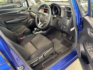 2015 Honda FIT - Thumbnail