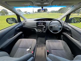 2015 Toyota Estima - Thumbnail