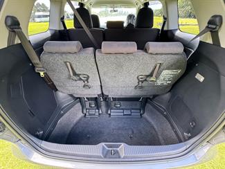 2015 Toyota Estima - Thumbnail