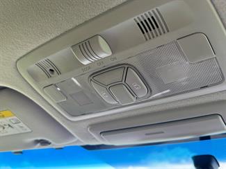 2015 Toyota Estima - Thumbnail