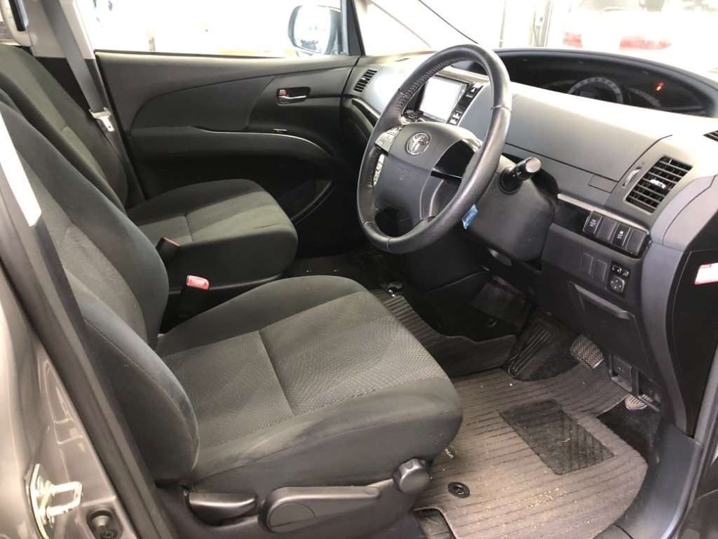2015 Toyota Estima