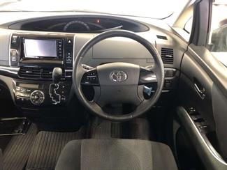 2015 Toyota Estima - Thumbnail