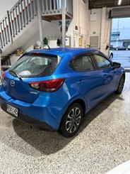 2016 Mazda Mazda2 - Thumbnail