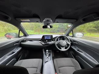 2019 Toyota C-HR - Thumbnail