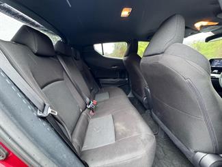 2019 Toyota C-HR - Thumbnail