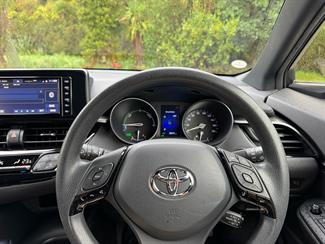 2019 Toyota C-HR - Thumbnail