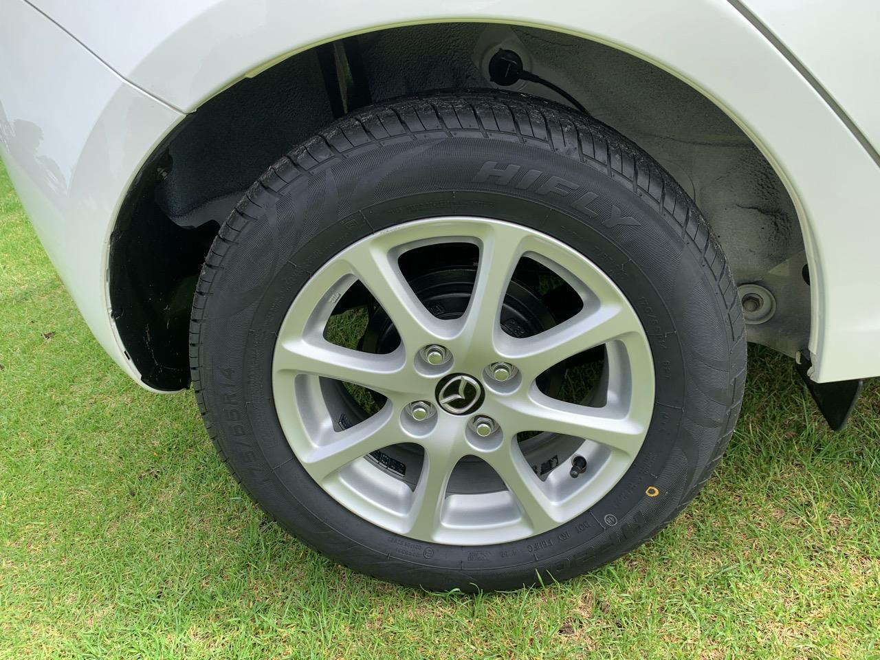2014 Mazda DEMIO
