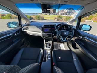 2015 Honda FIT - Thumbnail