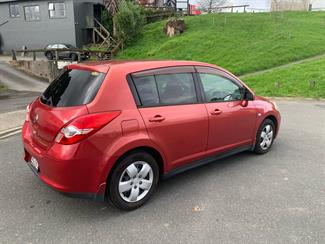 2009 Nissan Tiida - Thumbnail