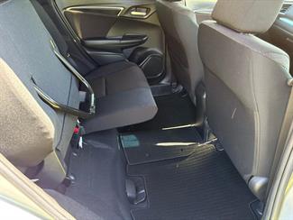 2016 Honda FIT - Thumbnail