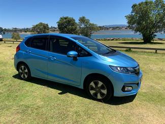2017 Honda FIT - Thumbnail
